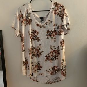 Torrid pocket tee size 2